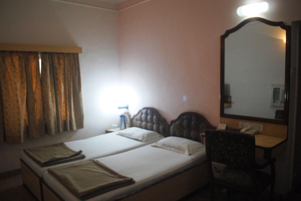 Padma Hotell Puri Exteriör bild