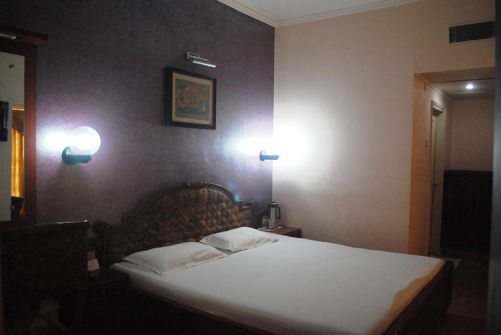 Padma Hotell Puri Exteriör bild